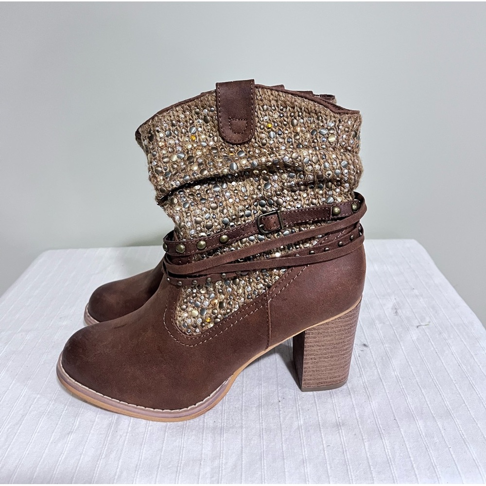 Not rated Cognac western style boots.